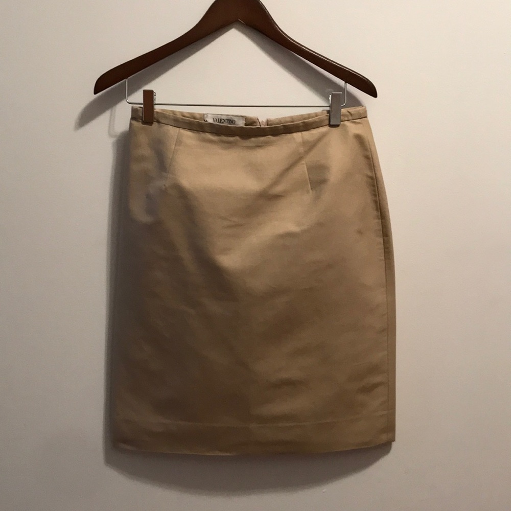 Valentino skirt Size 8 camel colored